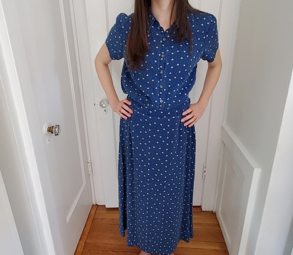 Liz Claiborne Navy Blue Skirt 10 and Top M Vtg EUC